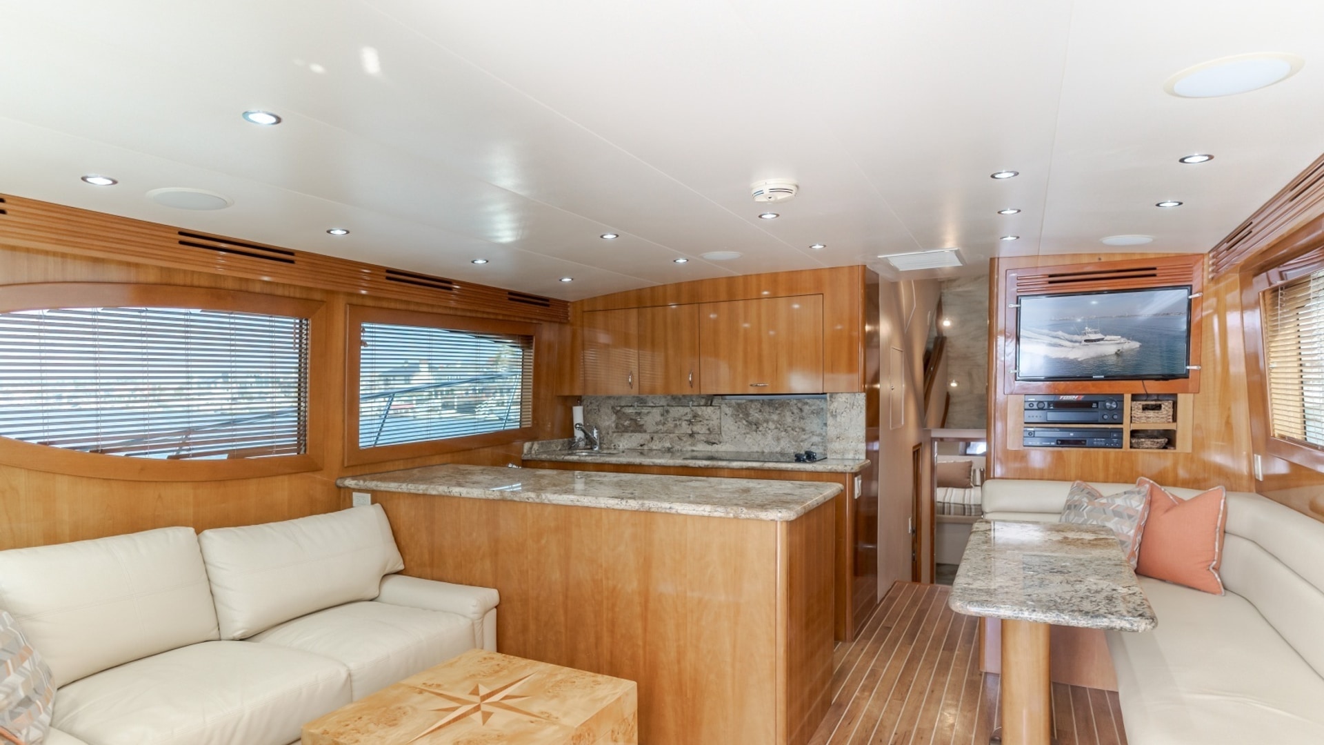 2003 Hatteras 54 Convertible BRAINWAVE Yacht For Sale