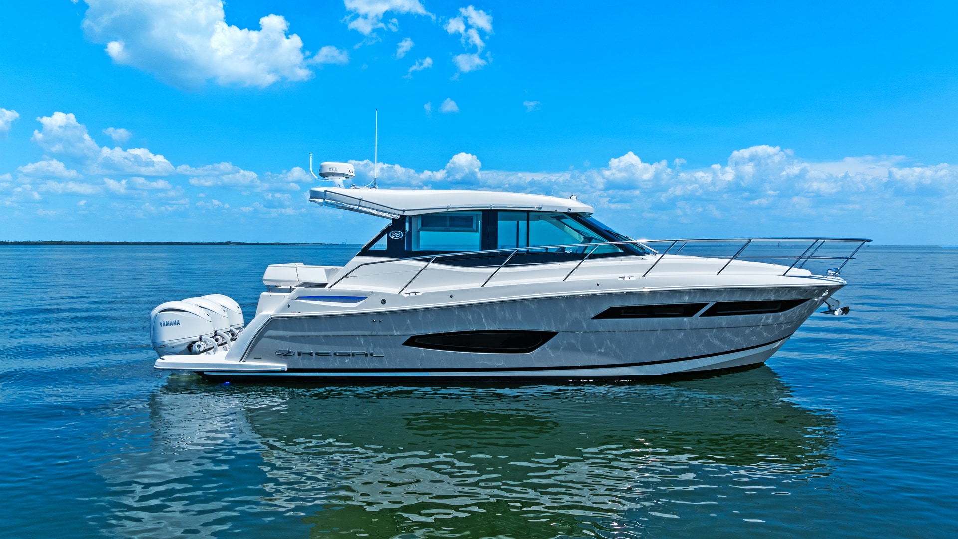 2025 Regal 38 Xo Photo
