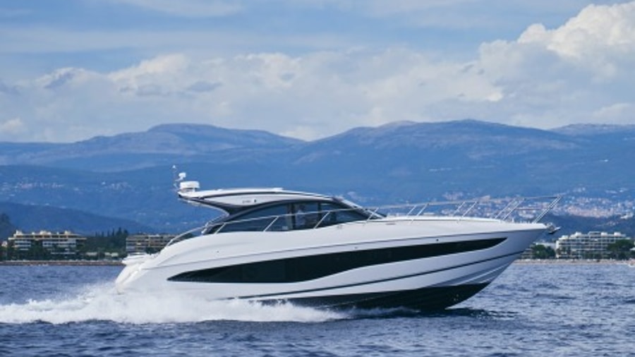 2027 Princess V50 Open