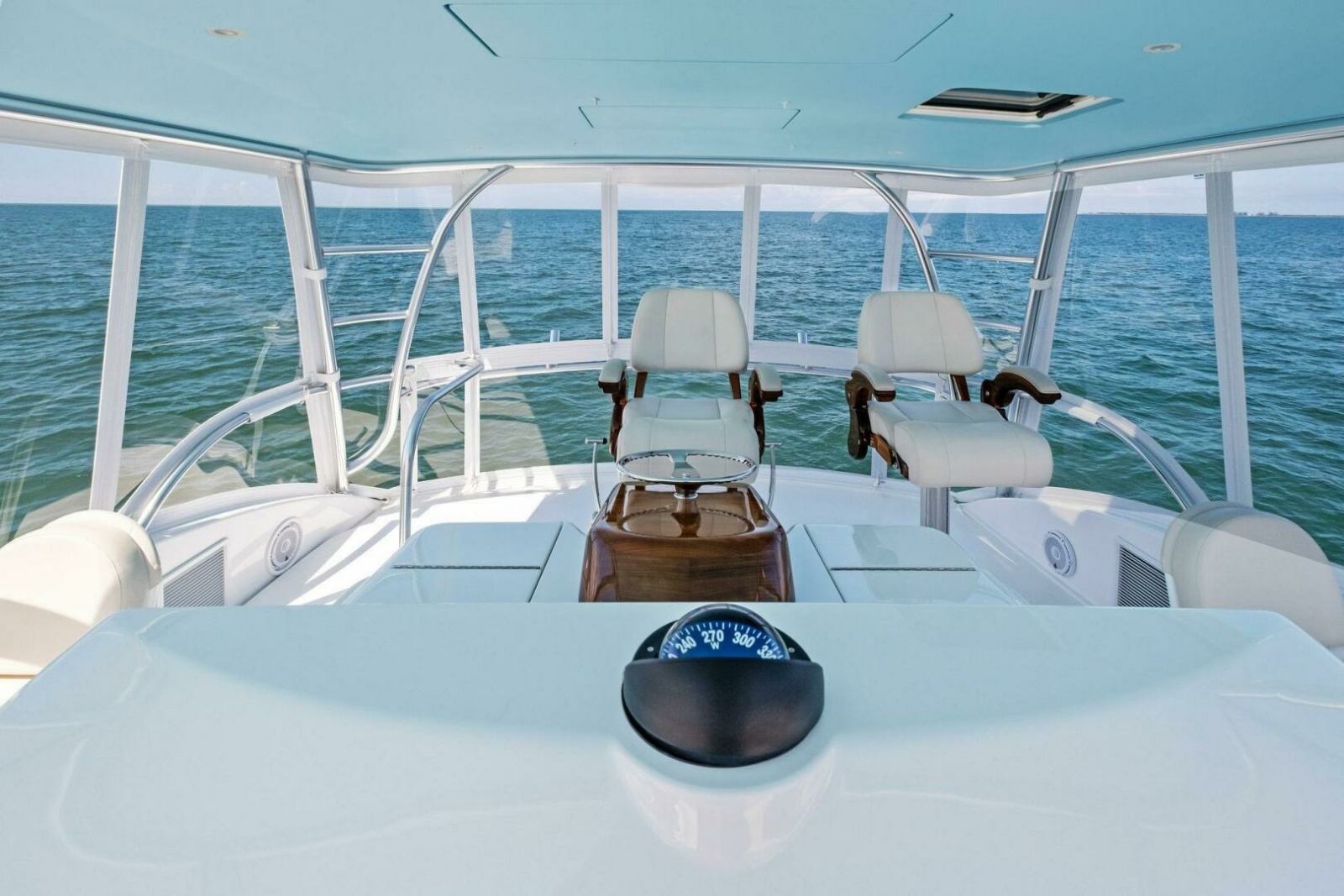 2025 Viking 58 Convertible Photo