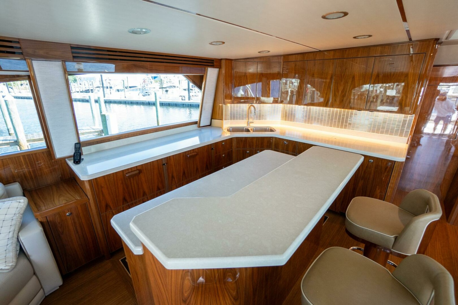 2021 Viking 72 Enclosed Bridge Photo