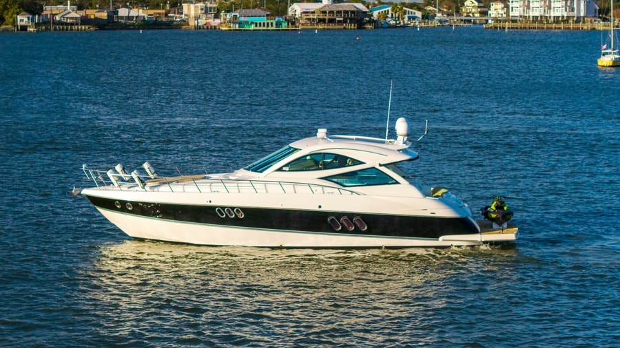 2013 Cruisers Yachts 540 Motor Yacht