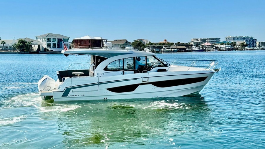 2022 Beneteau Antares 11