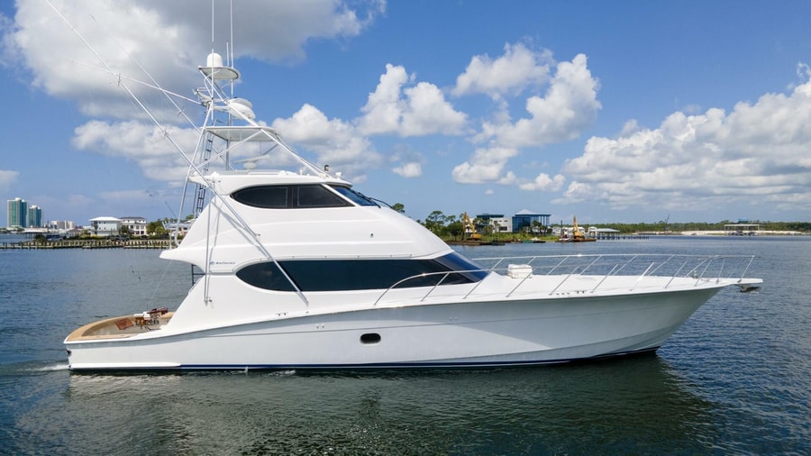 2007 Hatteras 68 Enclosed Bridge