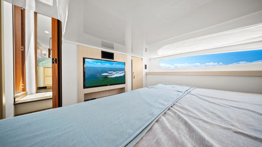 2025 Regal 38 Xo Photo