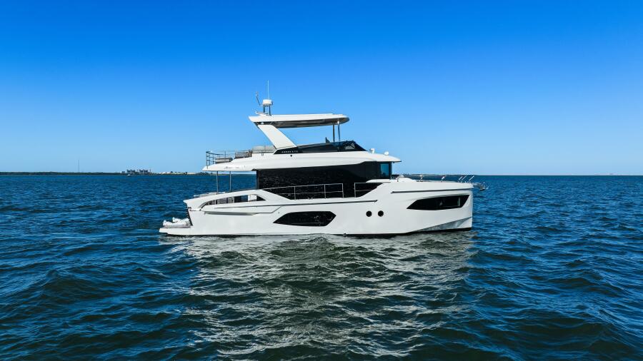 2025 Absolute Navetta 53