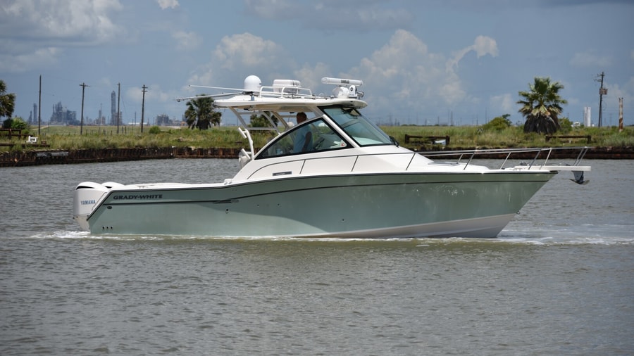 2016 Grady-White 330 Express