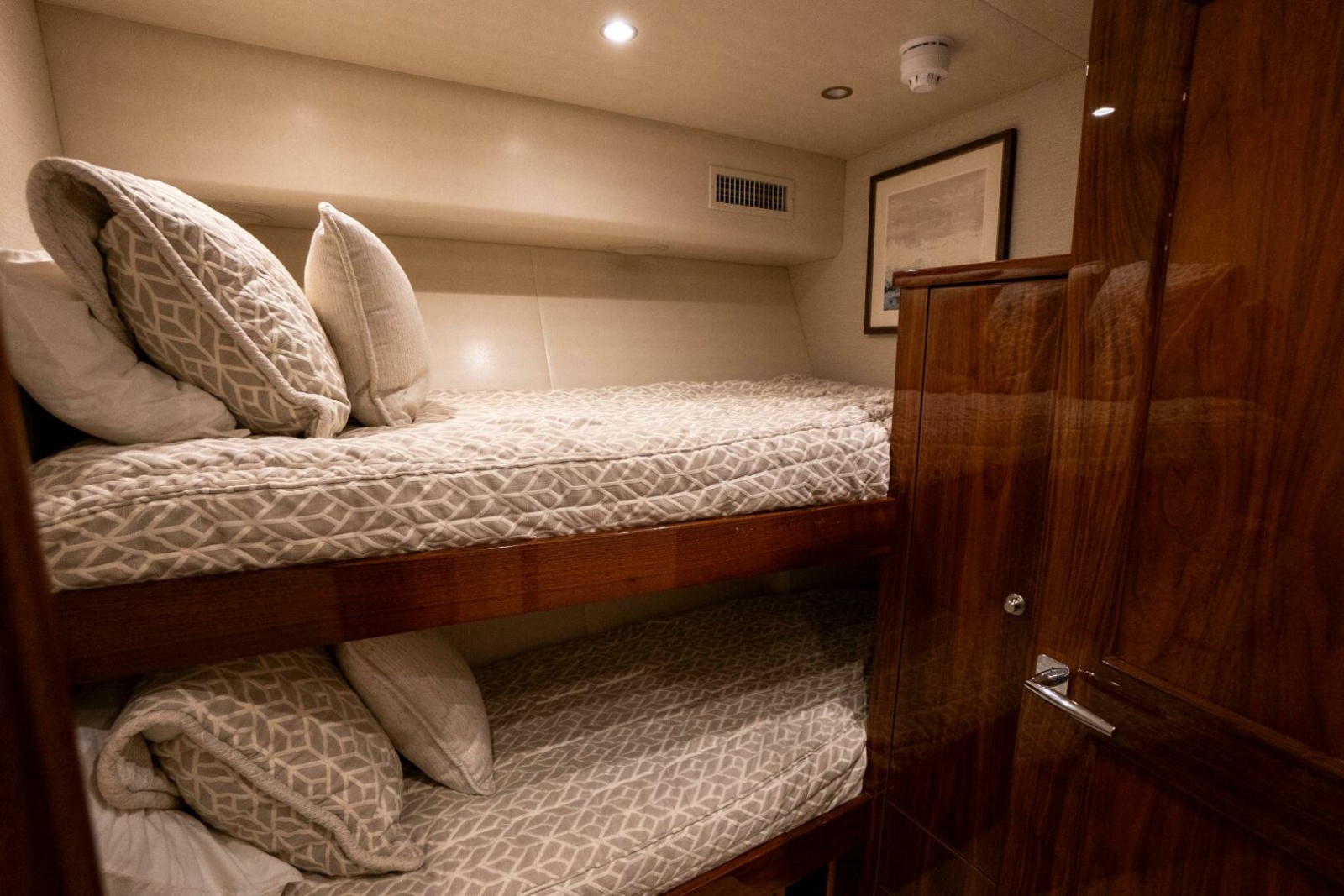 2021 Viking 72 Enclosed Bridge Photo