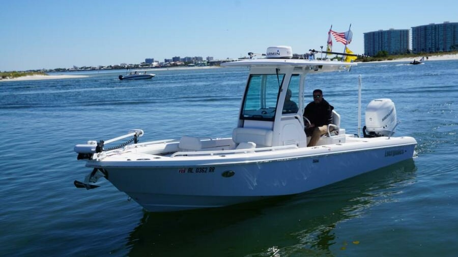 2022 Everglades 253 Center Console