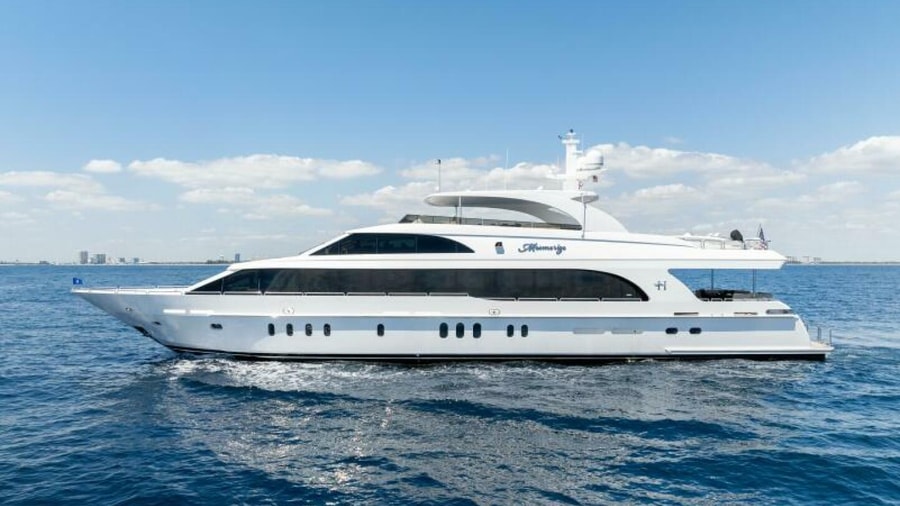 2013 Hargrave 125 Raised Pilothouse