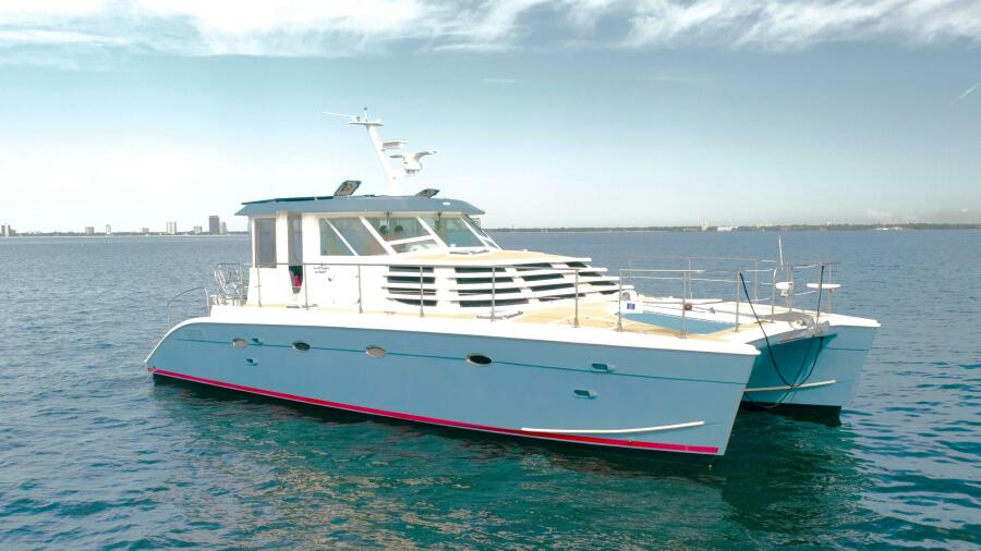 2007 Manta 44 Power Cat