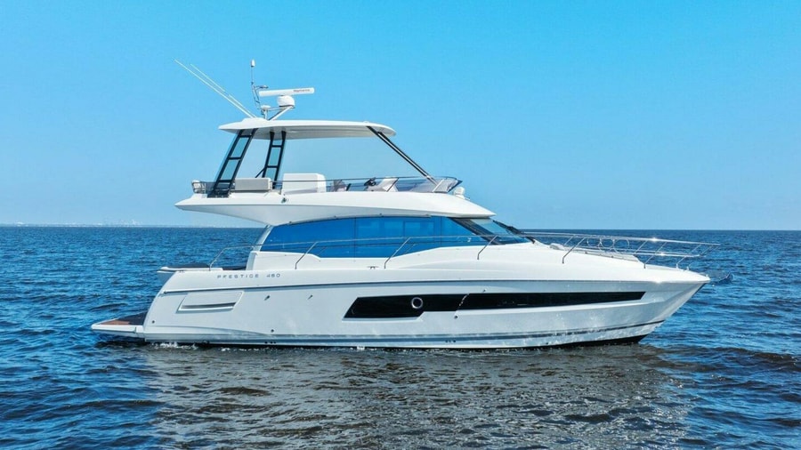2022 Prestige 460 Flybridge