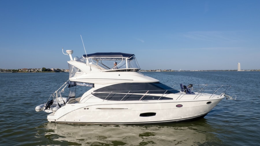 2010 Meridian 391 Motor Yacht