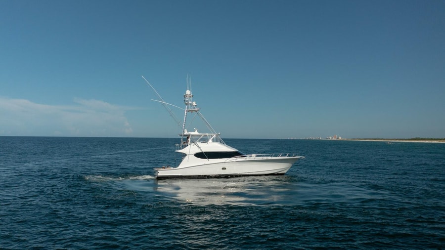 2005 Hatteras 68 Convertible
