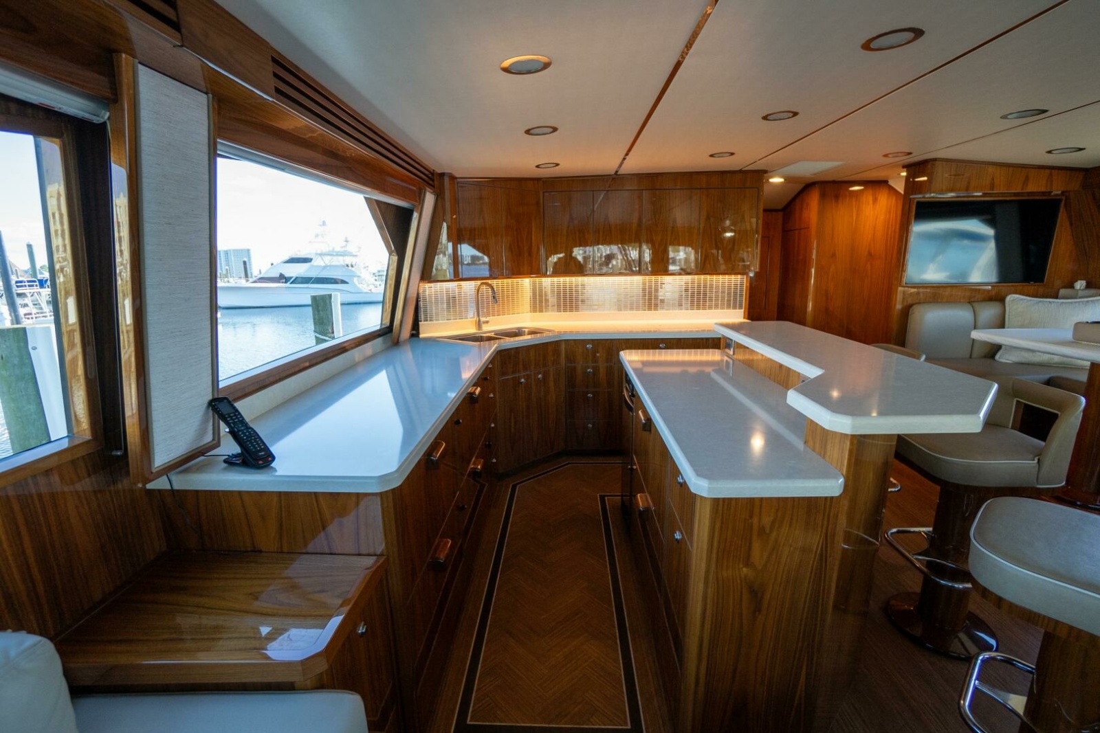 2021 Viking 72 Enclosed Bridge Photo