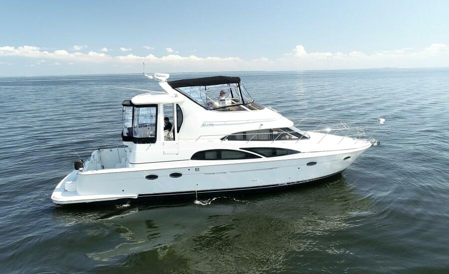 2006 Carver 444 Cockpit Motor Yacht