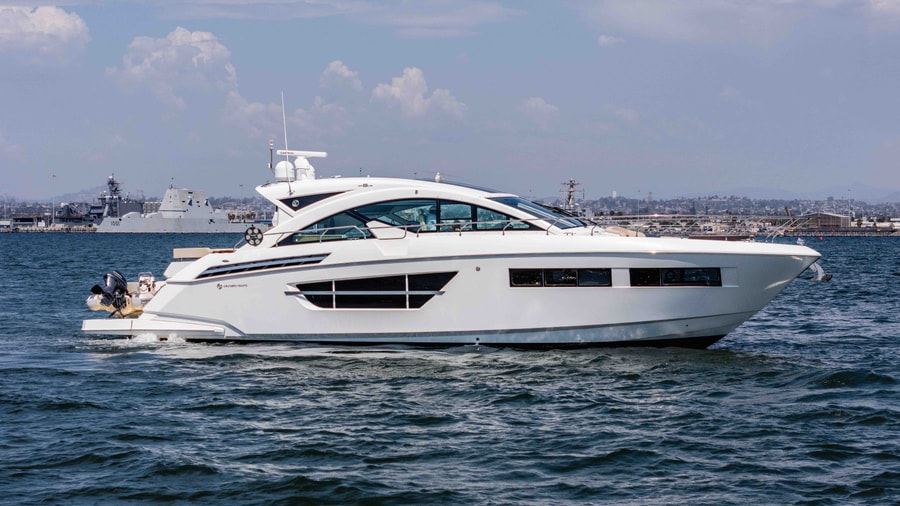 2017 Cruisers Yachts 60 Cantius