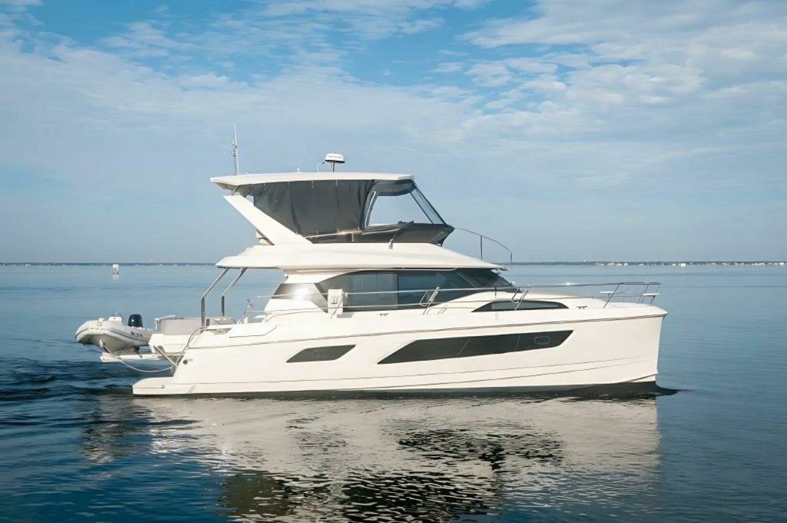 2018 Aquila 44 Yacht