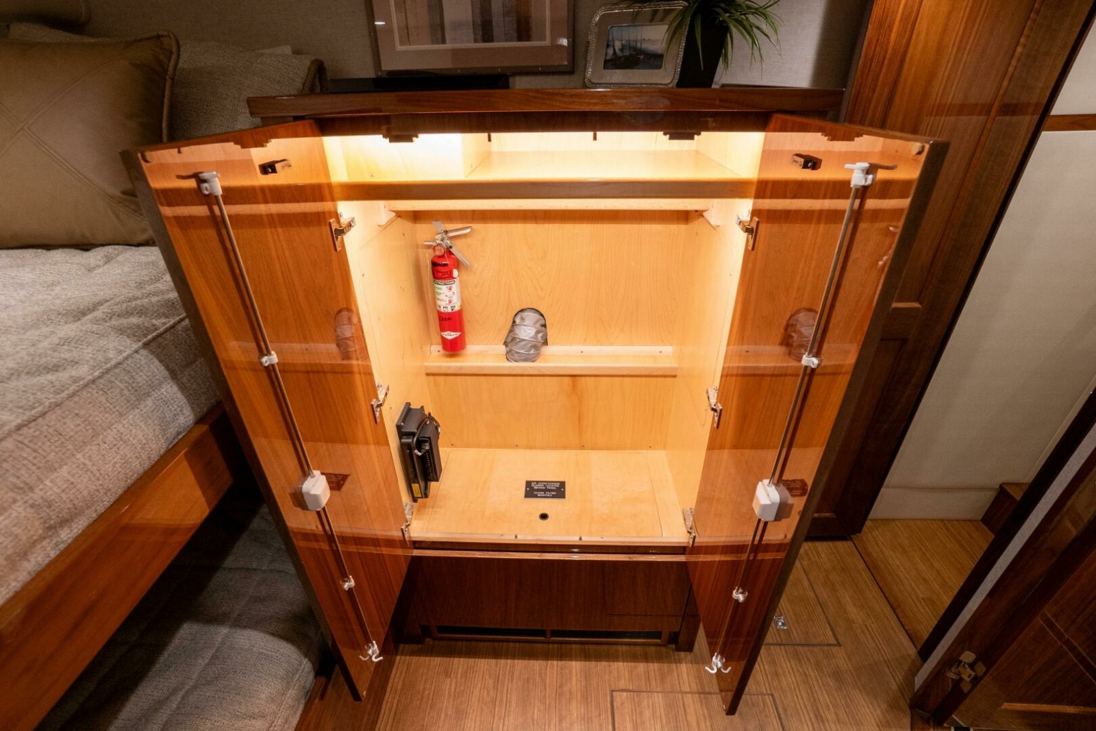 2021 Viking 72 Enclosed Bridge Photo