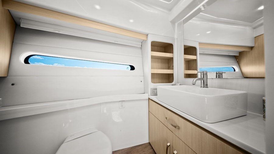 2025 Regal 38 Xo Photo