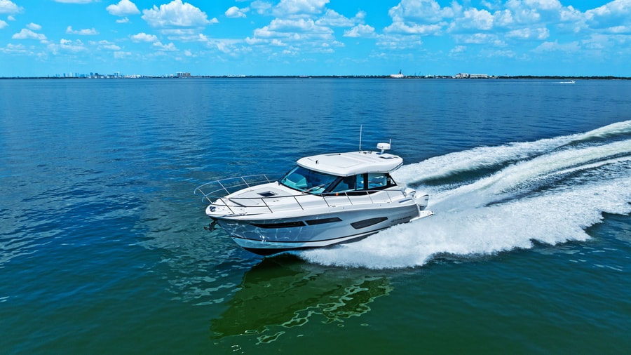 2025 Regal 38 Xo Photo