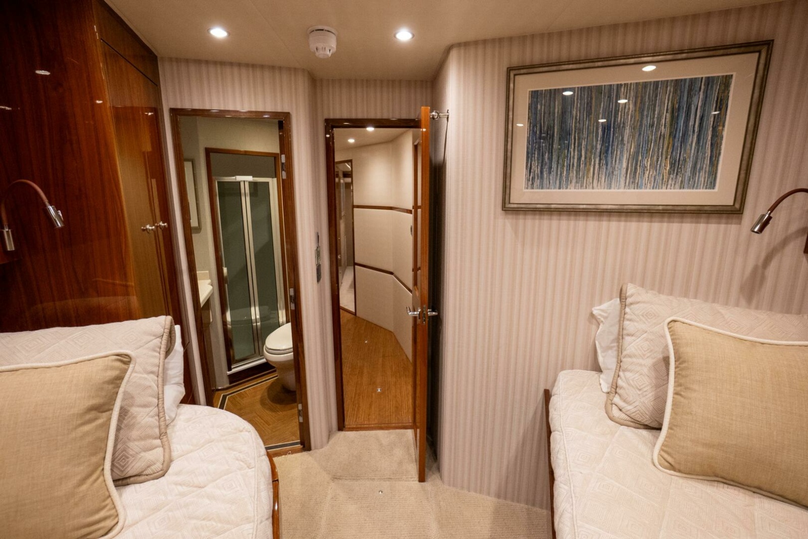 2021 Viking 72 Enclosed Bridge Photo