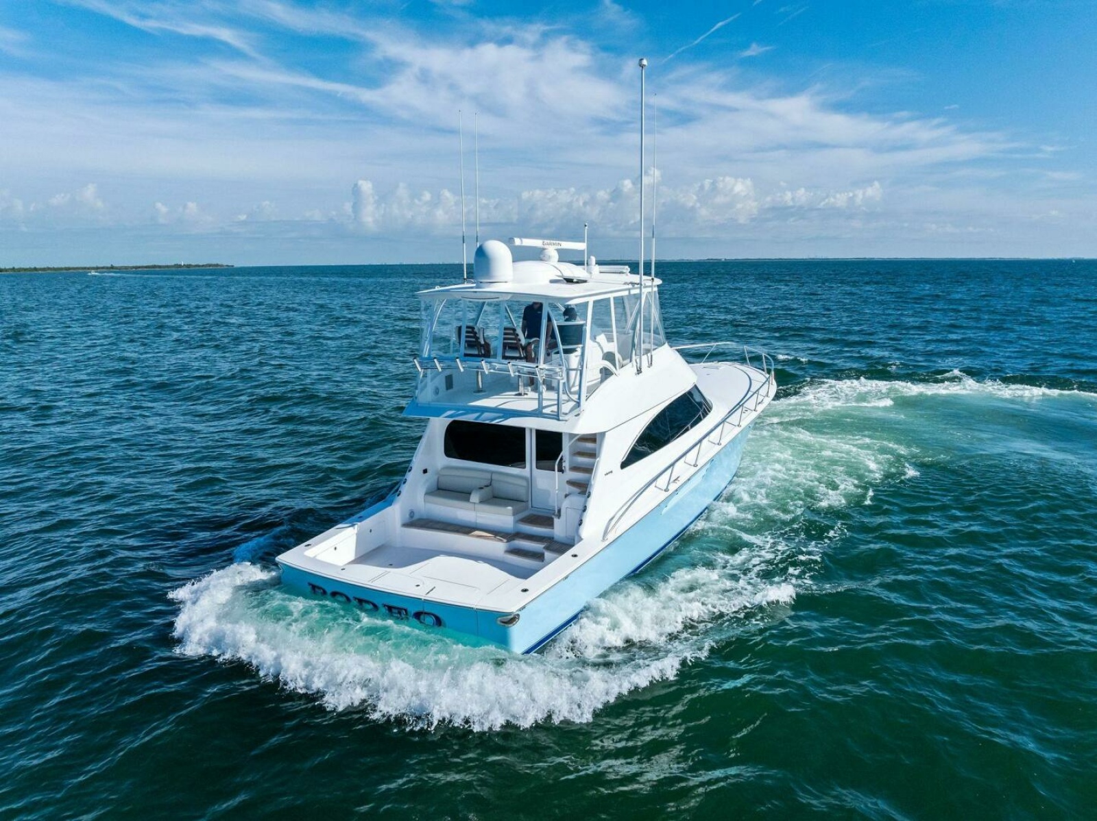 2025 Viking 58 Convertible Photo