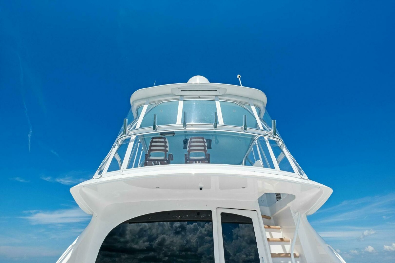2025 Viking 58 Convertible Photo