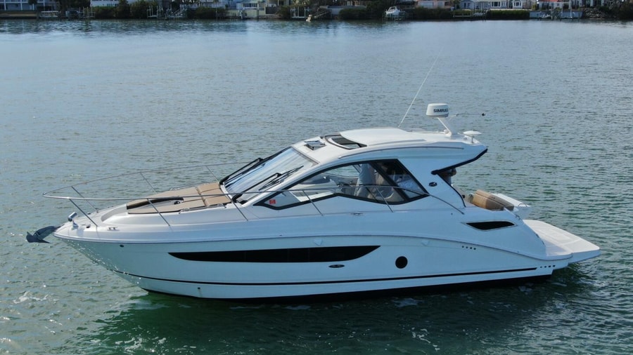 2019 Sea Ray Sundancer 350 Coupe