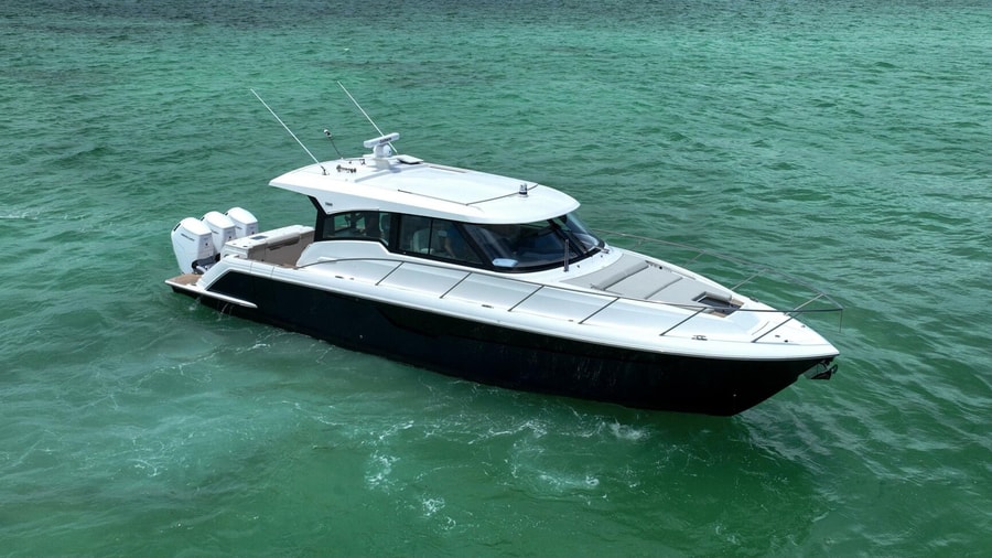 2024 Tiara 48LE