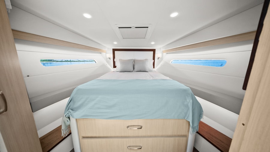 2025 Regal 38 Xo Photo