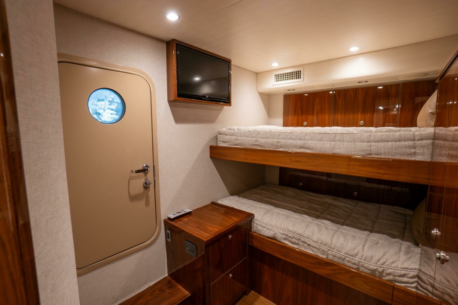 2021 Viking 72 Enclosed Bridge Photo