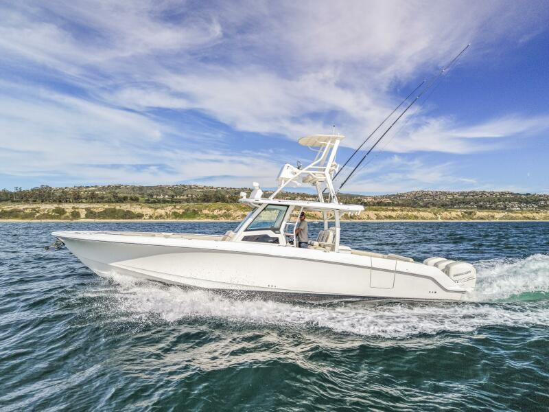 2019 Boston Whaler 38 Outrage