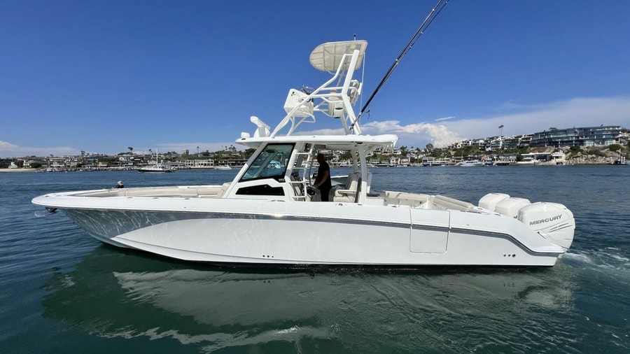 2019 Boston Whaler 38 Outrage
