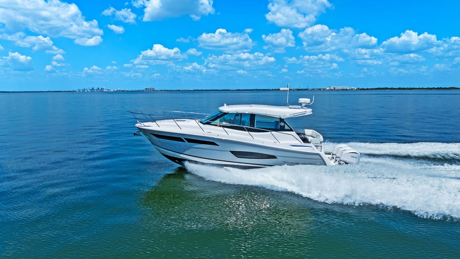 2025 Regal 38 Xo Photo