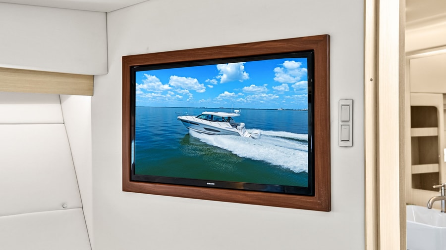 2025 Regal 38 Xo Photo