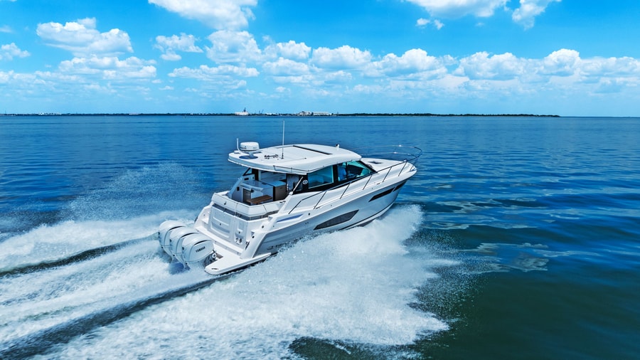 2025 Regal 38 Xo Photo