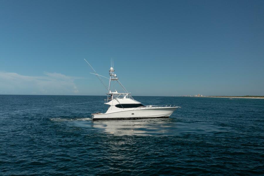 2005 Hatteras 68 Convertible