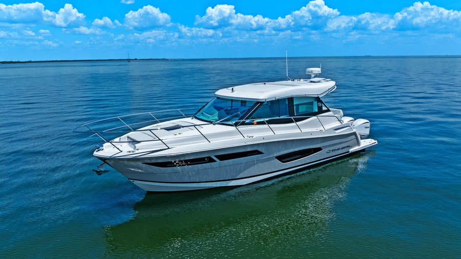 2025 Regal 38 Xo Photo
