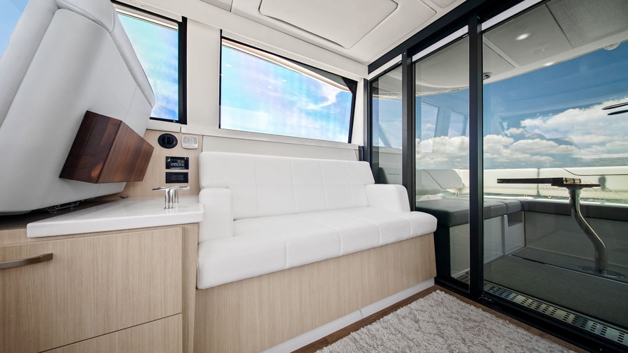 2025 Regal 38 Xo Photo