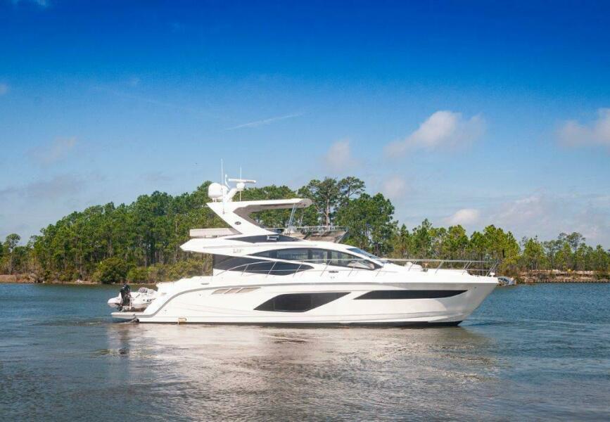 2018 Sea Ray L550 Flybridge