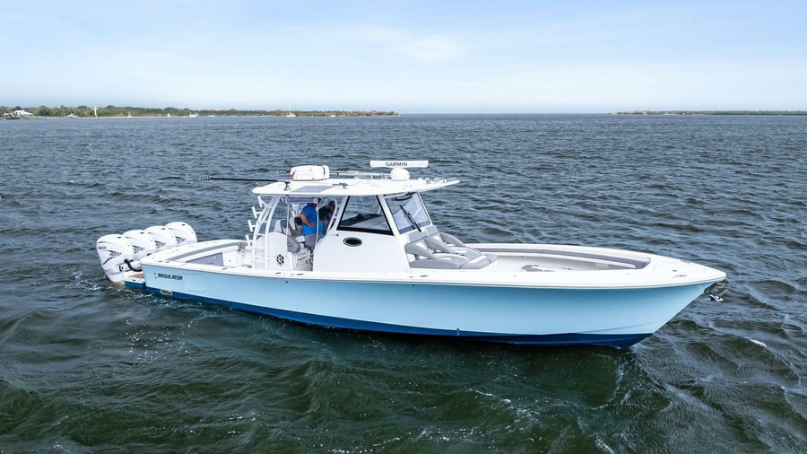 2023 Regulator 41 Center Console