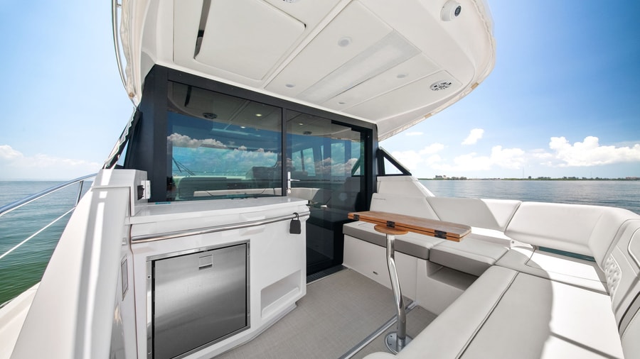 2025 Regal 38 Xo Photo