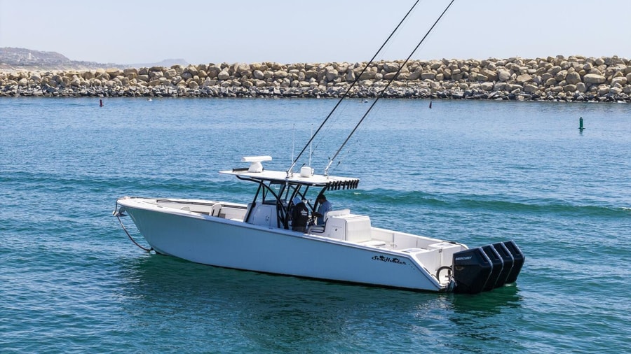 2019 SeaHunter 39 Center Console