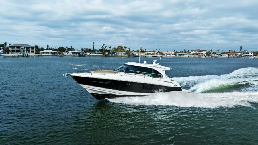 2014 Cruisers Yachts 45 Cantius