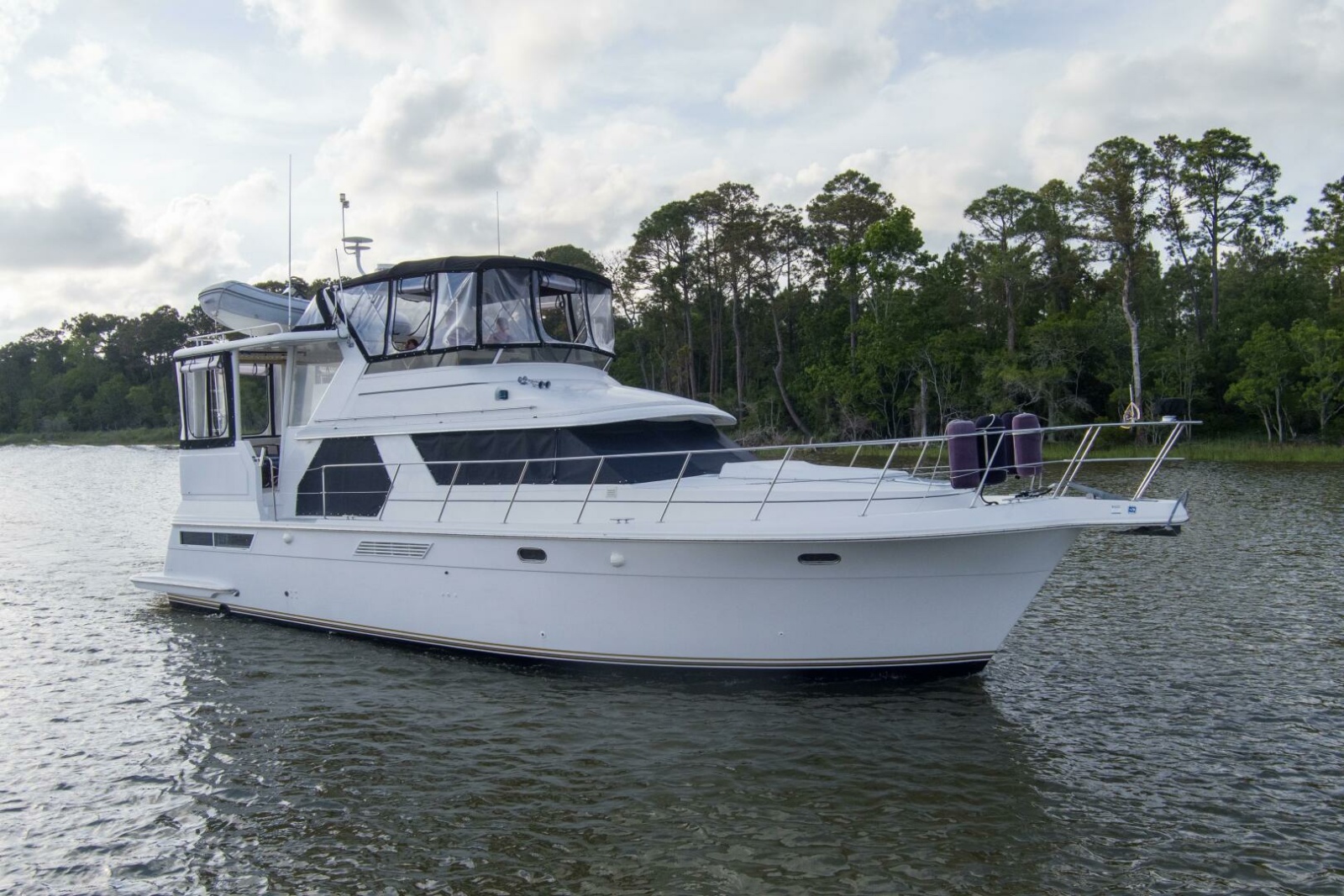 1997 Carver 445 Aft Cabin