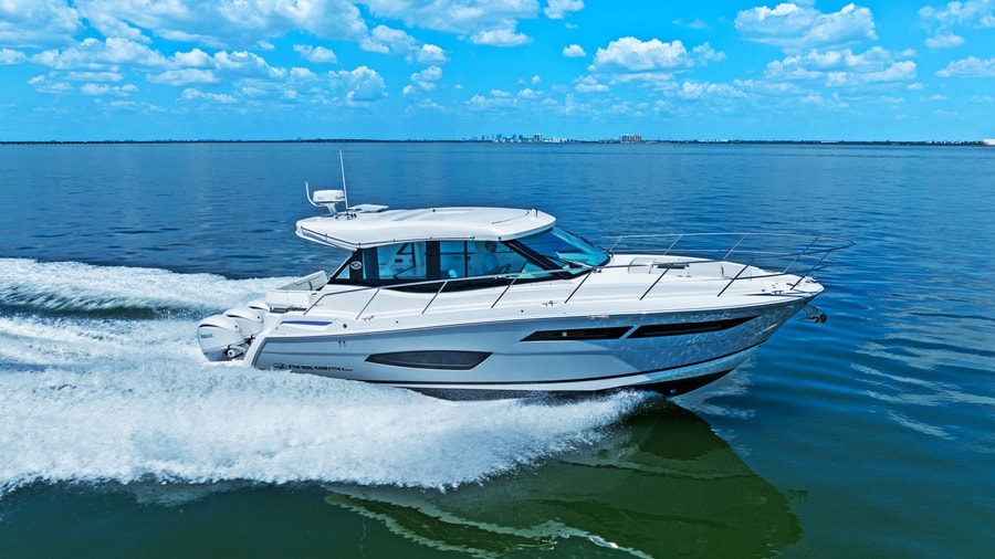 2025 Regal 38 Xo Photo