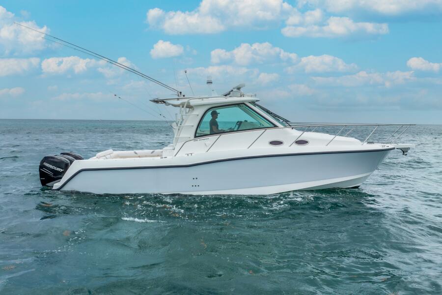 2012 Boston Whaler 345 Conquest