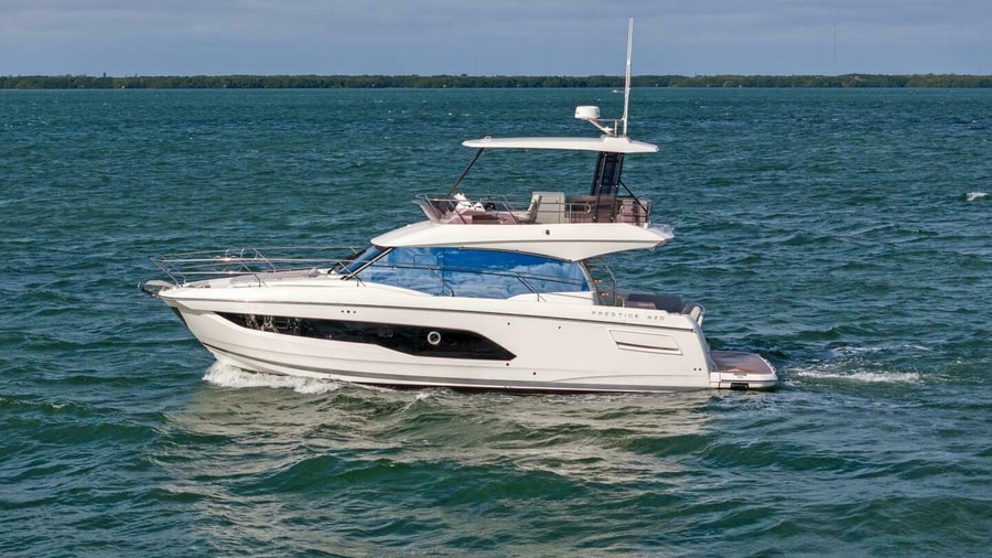 2024 Prestige 420 Flybridge