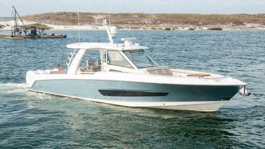 2018 Boston Whaler 420 Outrage